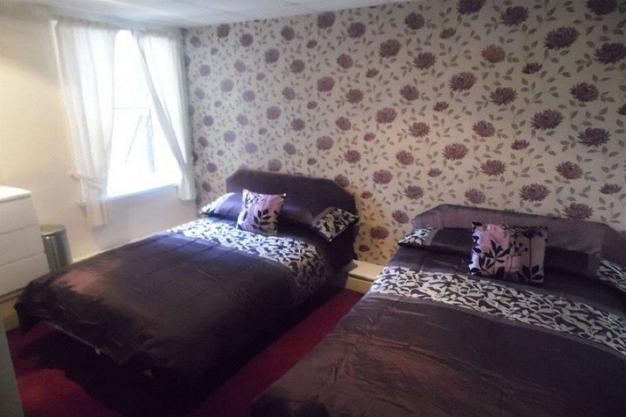 Miramar Bed & Breakfast 4*